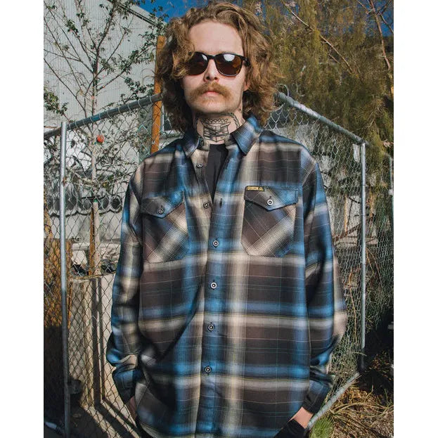 DIXXON-FLANNEL-FIT-FOR-AN-AUTOPSY-WITH-BAG